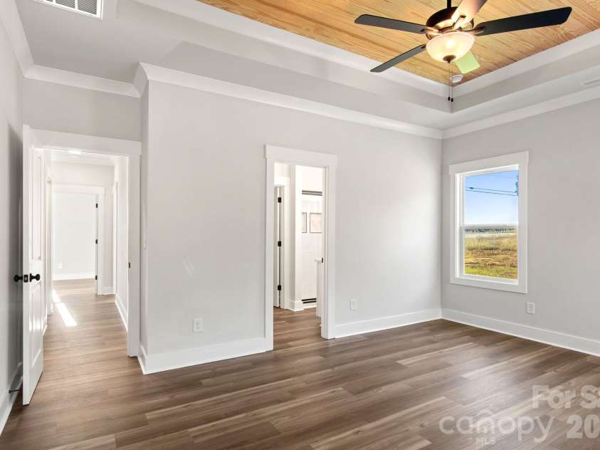 4665 Riverside Road, Lancaster, SC 29720.  MLS# CAR4437789, YatesRealty ID 58648. Ample Master Bedroom w/trey ceiling