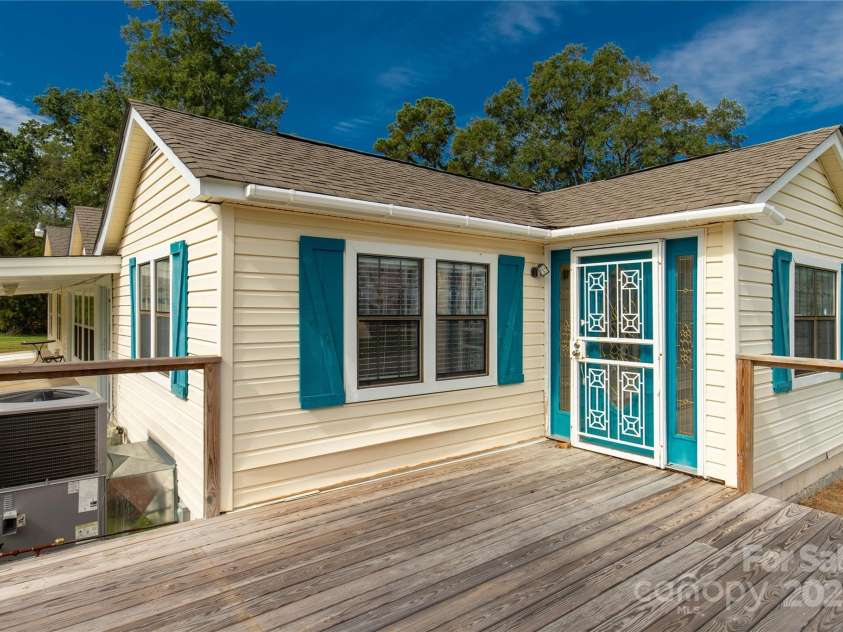 2538 Old Camden Highway, Lancaster, SC 29720.  MLS# CAR4309045, YatesRealty ID 5865. 