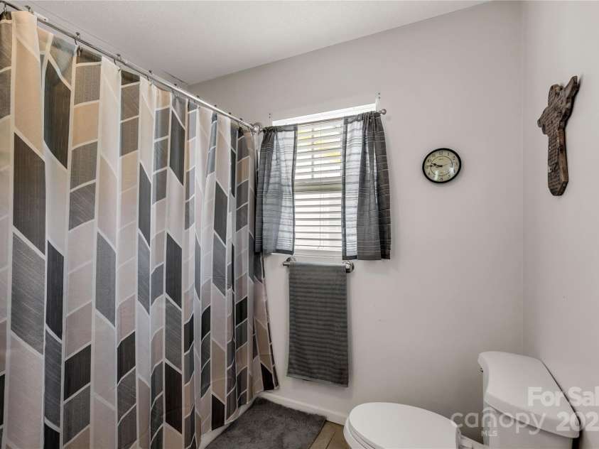 2538 Old Camden Highway, Lancaster, SC 29720.  MLS# CAR4309045, YatesRealty ID 5865. Primary Bath
