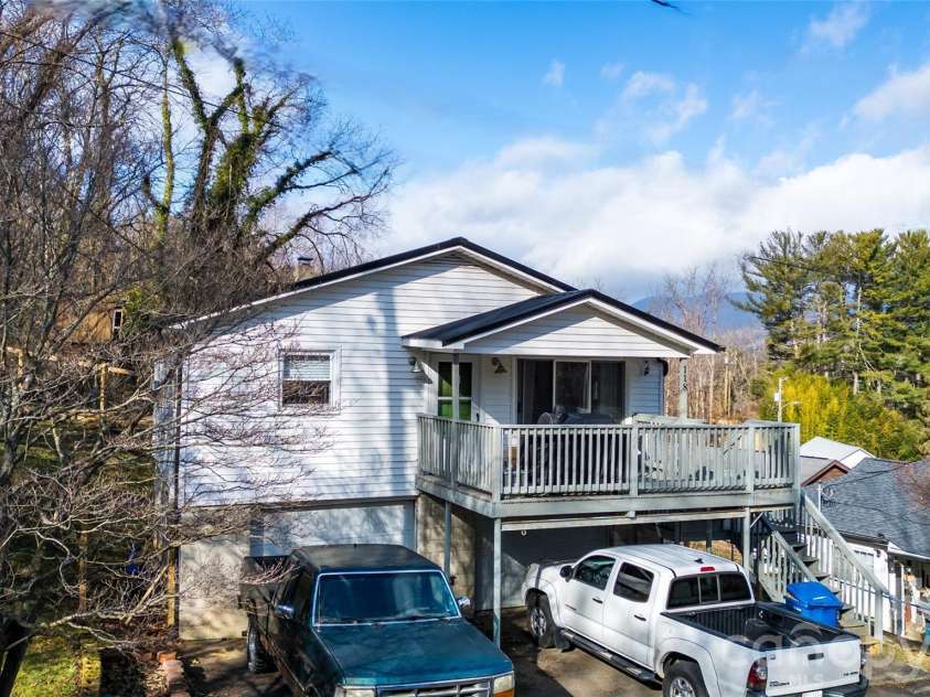 118 Mitchell Street, Canton, NC 28716.  MLS# CAR4350748, YatesRealty ID 5866. 