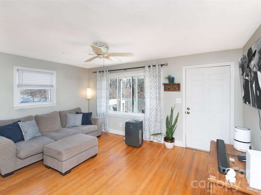 118 Mitchell Street, Canton, NC 28716.  MLS# CAR4350748, YatesRealty ID 5866. 