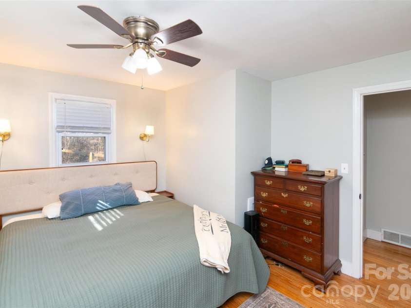 118 Mitchell Street, Canton, NC 28716.  MLS# CAR4350748, YatesRealty ID 5866. 