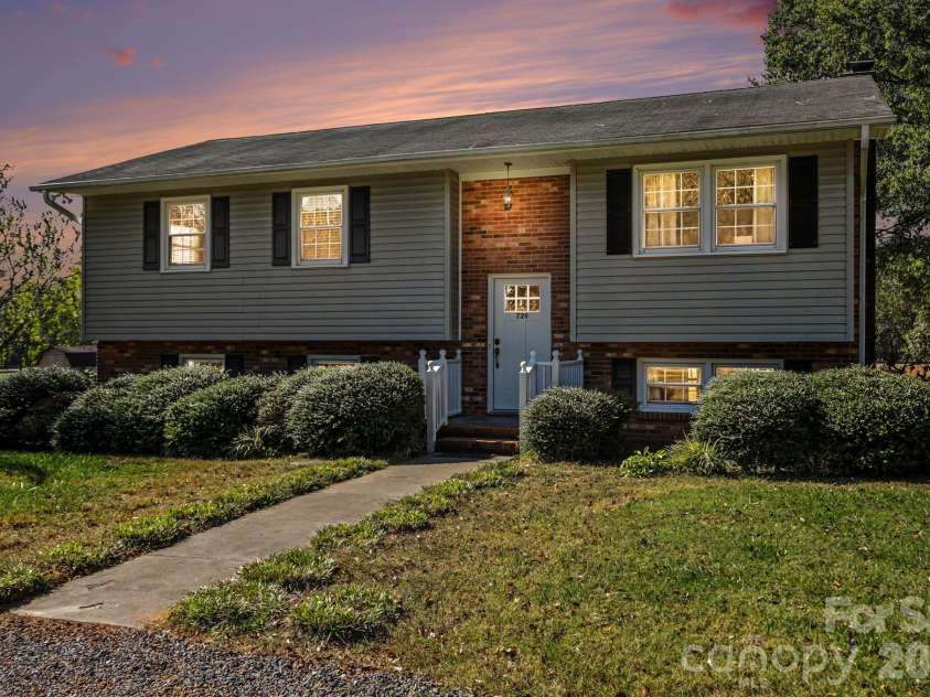 729 Redland Road, Advance, NC 27006.  MLS# CAR4437784, YatesRealty ID 58660. 