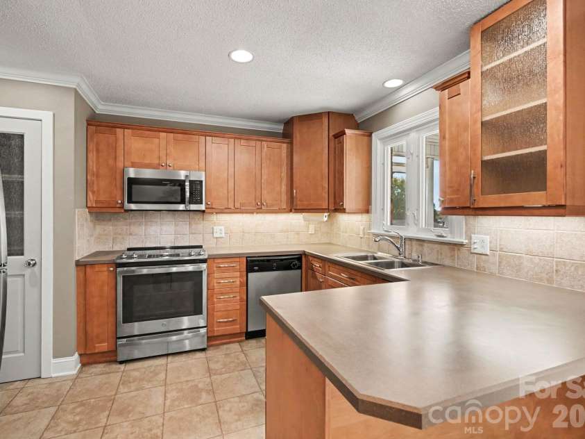729 Redland Road, Advance, NC 27006.  MLS# CAR4437784, YatesRealty ID 58660. 