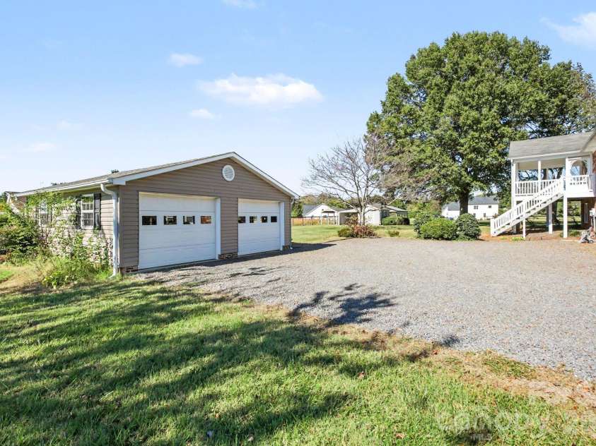 729 Redland Road, Advance, NC 27006.  MLS# CAR4437784, YatesRealty ID 58660. 
