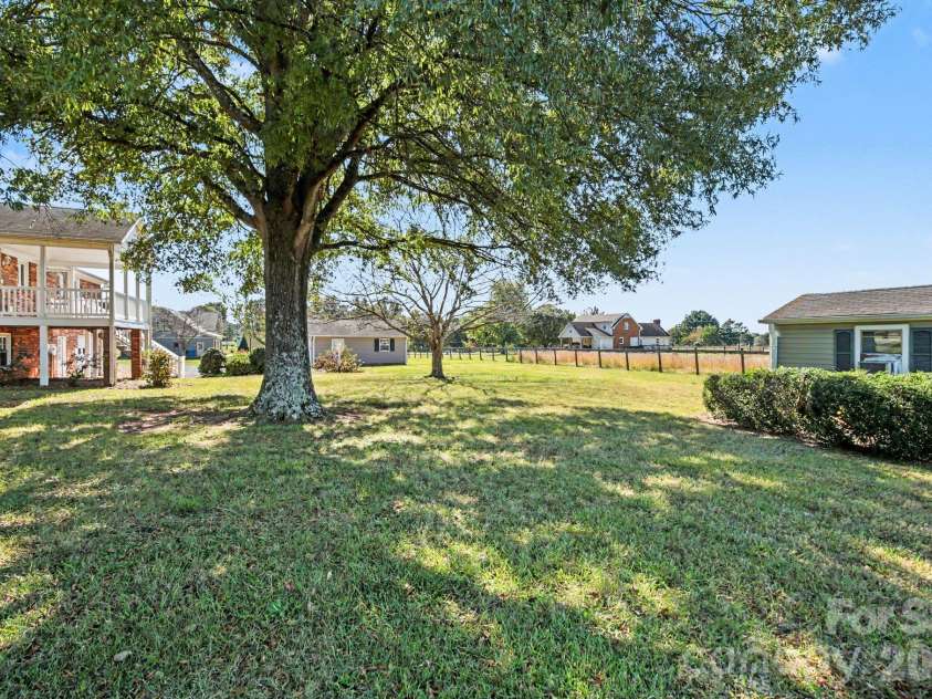 729 Redland Road, Advance, NC 27006.  MLS# CAR4437784, YatesRealty ID 58660. 