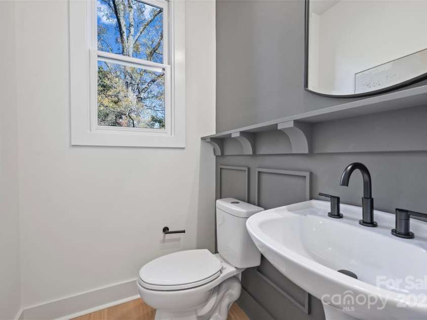 3113 Colyer Place, Charlotte, NC 28205.  MLS# CAR4214772, YatesRealty ID 5867. 1/2 Bath