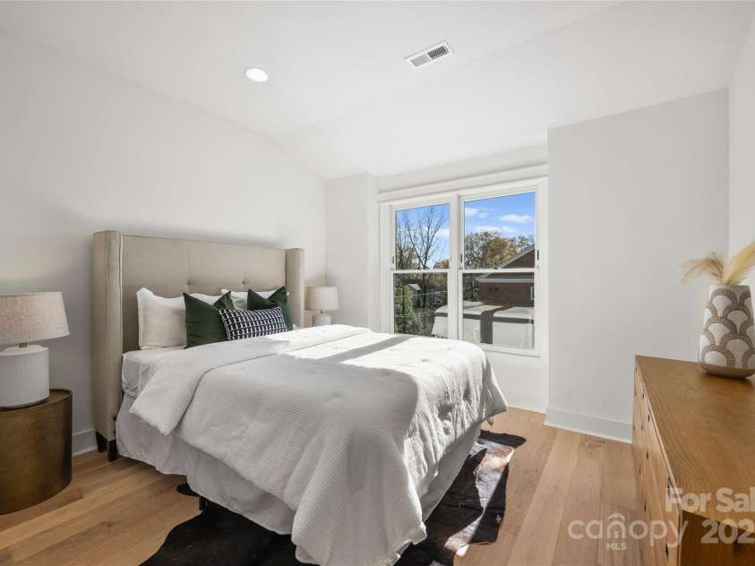 3113 Colyer Place, Charlotte, NC 28205.  MLS# CAR4214772, YatesRealty ID 5867. 2nd Bedroom