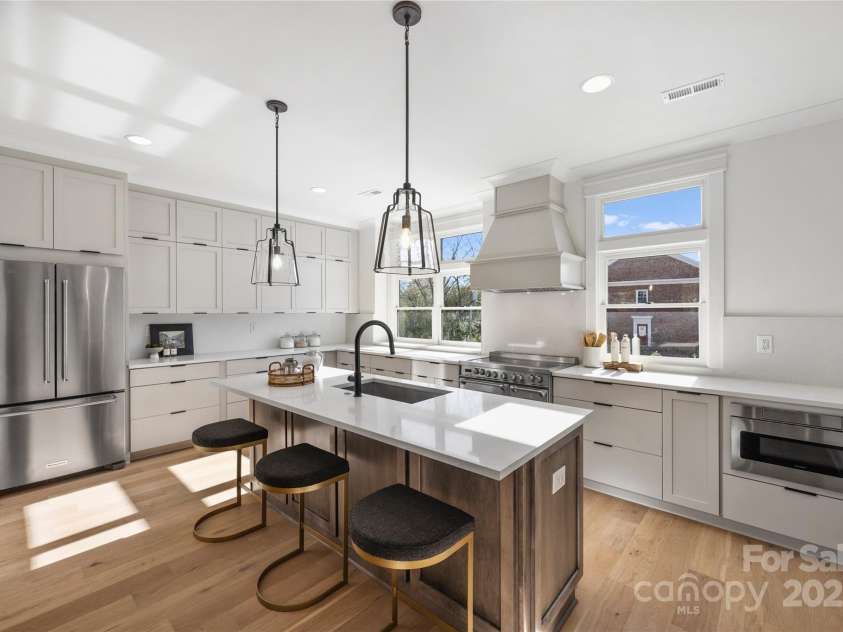 3113 Colyer Place, Charlotte, NC 28205.  MLS# CAR4214772, YatesRealty ID 5867. Kitchen