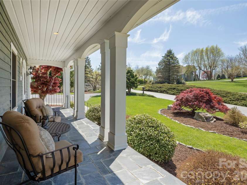 102 Brookhollow Drive, Flat Rock, NC 28731.  MLS# CAR4369070, YatesRealty ID 58679. 
