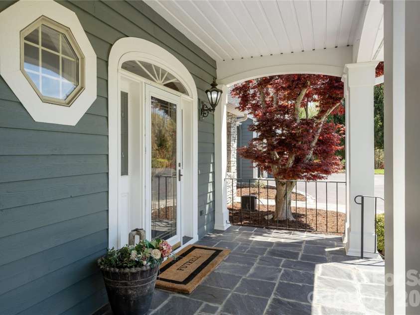 102 Brookhollow Drive, Flat Rock, NC 28731.  MLS# CAR4369070, YatesRealty ID 58679. 