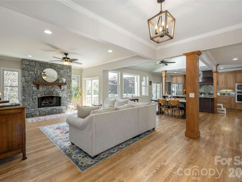 102 Brookhollow Drive, Flat Rock, NC 28731.  MLS# CAR4369070, YatesRealty ID 58679. 