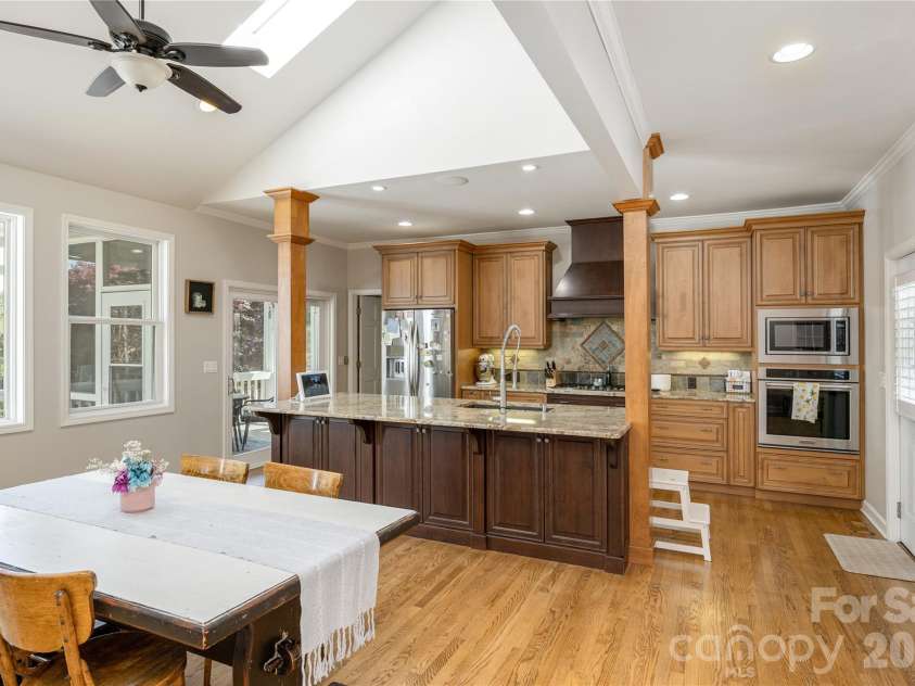 102 Brookhollow Drive, Flat Rock, NC 28731.  MLS# CAR4369070, YatesRealty ID 58679. 