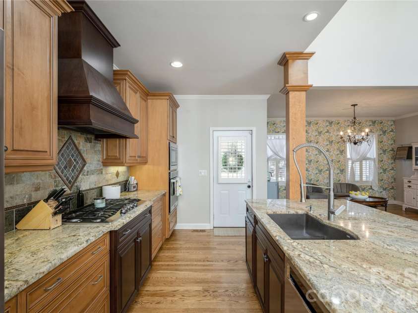 102 Brookhollow Drive, Flat Rock, NC 28731.  MLS# CAR4369070, YatesRealty ID 58679. 