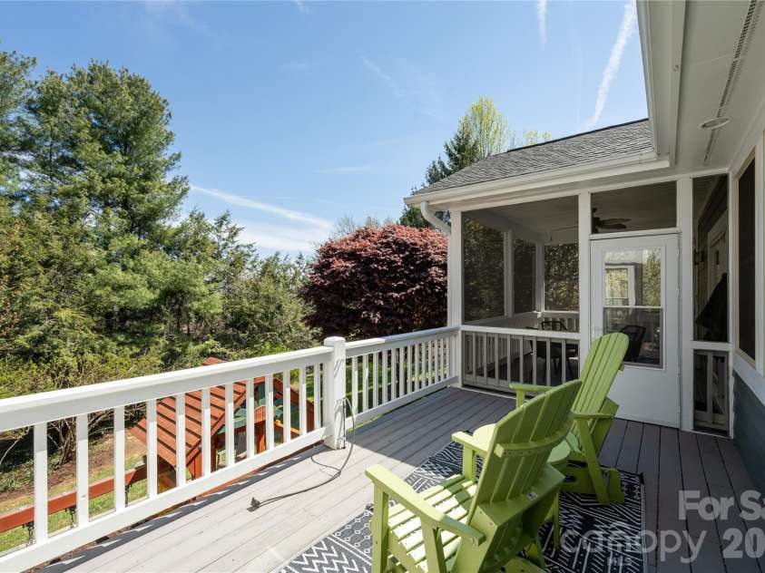 102 Brookhollow Drive, Flat Rock, NC 28731.  MLS# CAR4369070, YatesRealty ID 58679. 