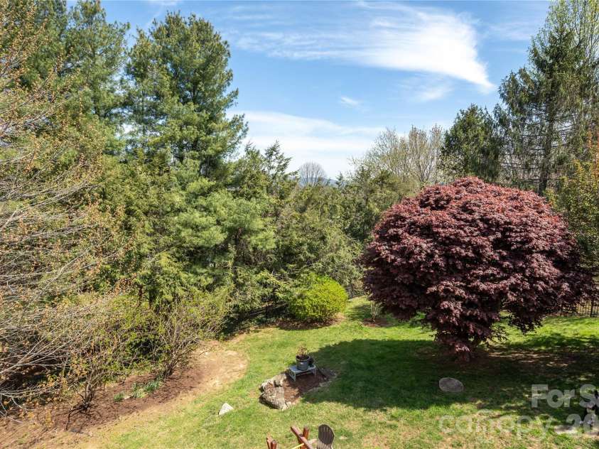 102 Brookhollow Drive, Flat Rock, NC 28731.  MLS# CAR4369070, YatesRealty ID 58679. 