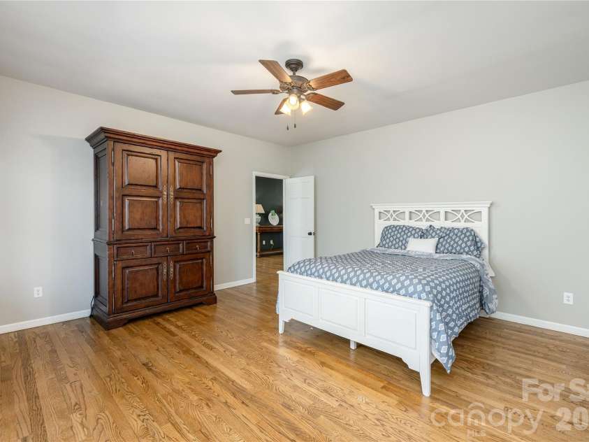 102 Brookhollow Drive, Flat Rock, NC 28731.  MLS# CAR4369070, YatesRealty ID 58679. 
