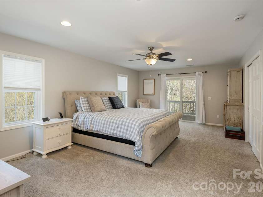102 Brookhollow Drive, Flat Rock, NC 28731.  MLS# CAR4369070, YatesRealty ID 58679. 