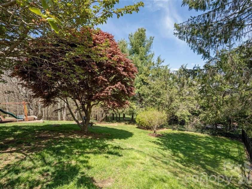 102 Brookhollow Drive, Flat Rock, NC 28731.  MLS# CAR4369070, YatesRealty ID 58679. 