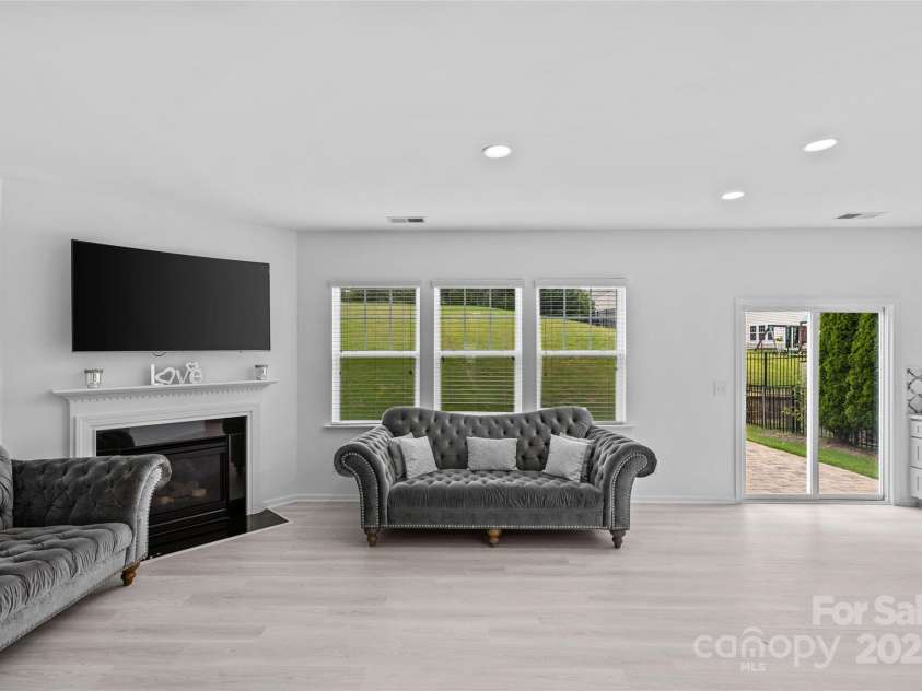 3008 Dundee Lane, Fort Mill, SC 29707.  MLS# CAR4223357, YatesRealty ID 5868. 