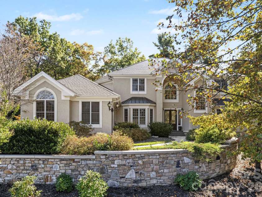 117 Founders Drive, Flat Rock, NC 28731.  MLS# CAR4392476, YatesRealty ID 58680. 