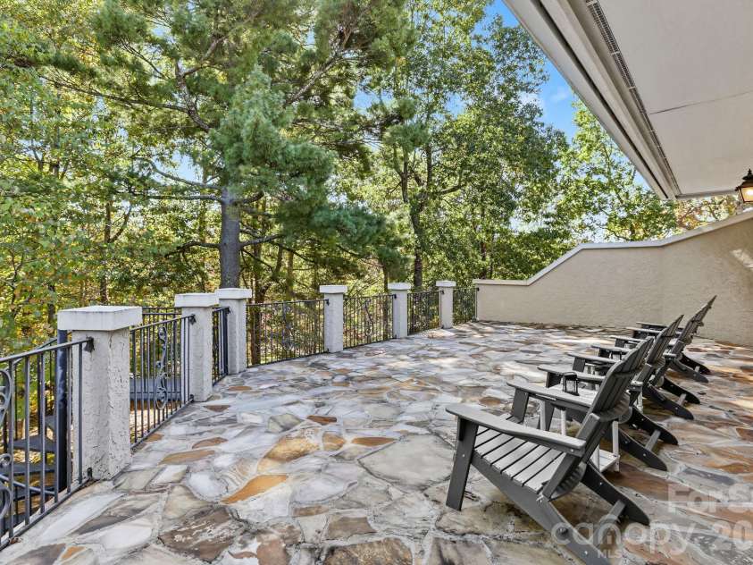 117 Founders Drive, Flat Rock, NC 28731.  MLS# CAR4392476, YatesRealty ID 58680. 