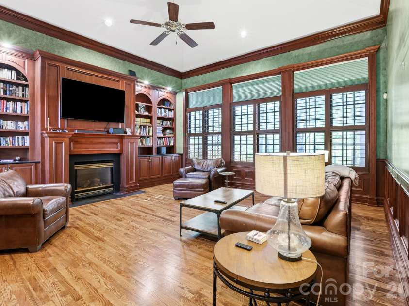 117 Founders Drive, Flat Rock, NC 28731.  MLS# CAR4392476, YatesRealty ID 58680. 