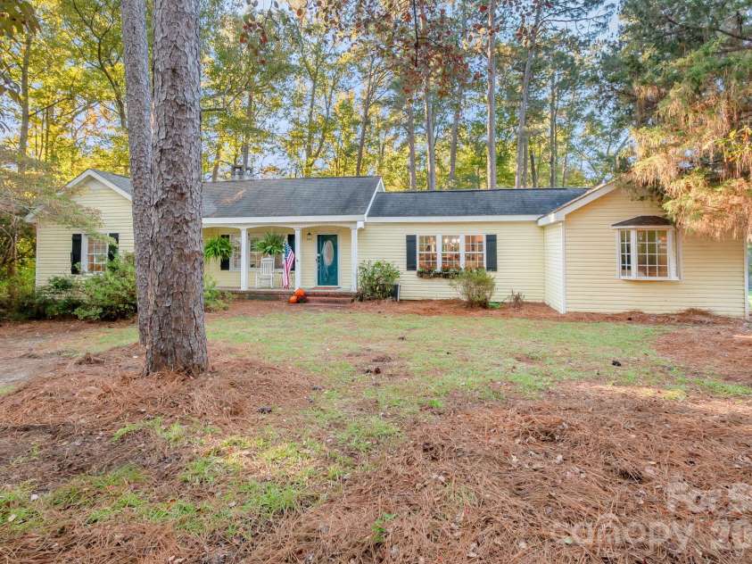 422 Winterwood Road, Kershaw, SC 29067.  MLS# CAR4437965, YatesRealty ID 58682. 