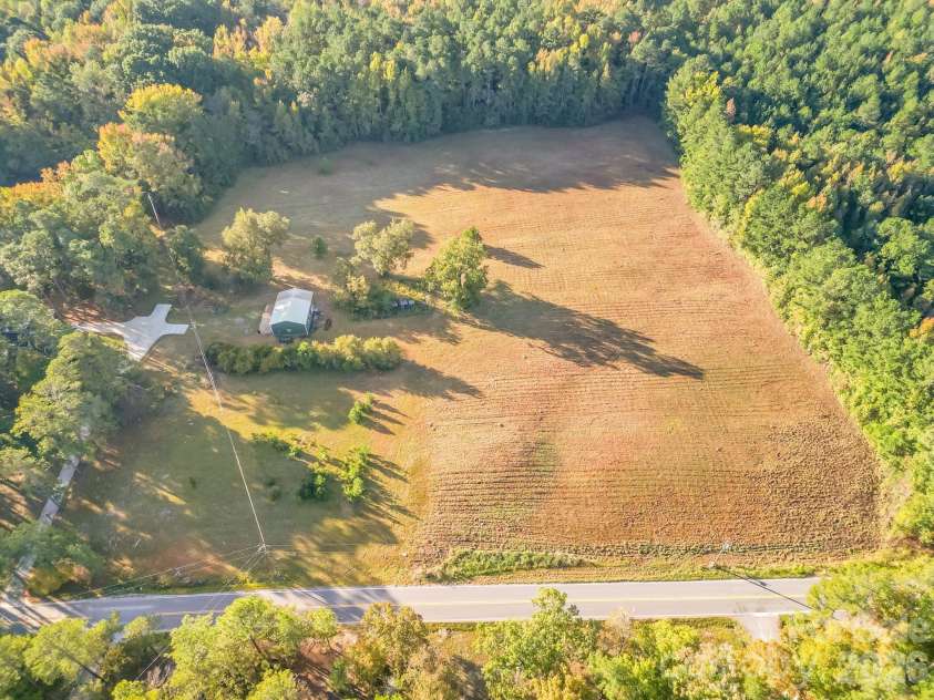 422 Winterwood Road, Kershaw, SC 29067.  MLS# CAR4437965, YatesRealty ID 58682. 
