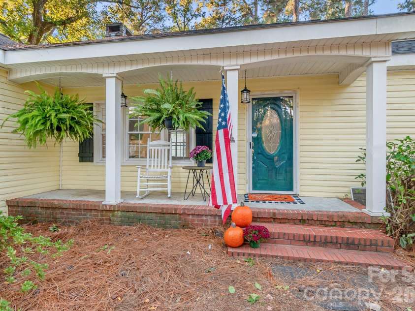 422 Winterwood Road, Kershaw, SC 29067.  MLS# CAR4437965, YatesRealty ID 58682. 