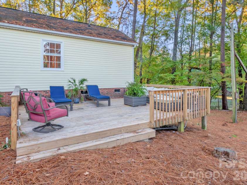 422 Winterwood Road, Kershaw, SC 29067.  MLS# CAR4437965, YatesRealty ID 58682. 