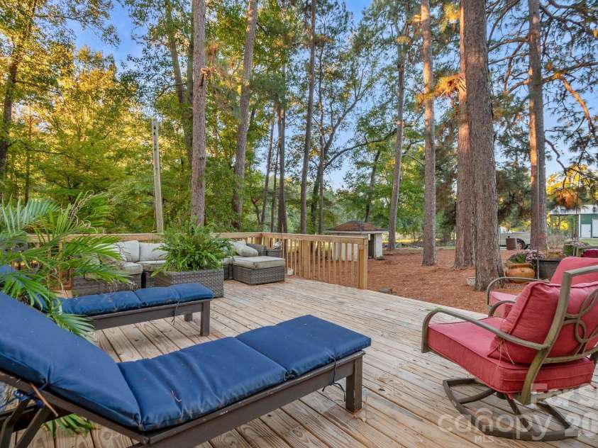422 Winterwood Road, Kershaw, SC 29067.  MLS# CAR4437965, YatesRealty ID 58682. 
