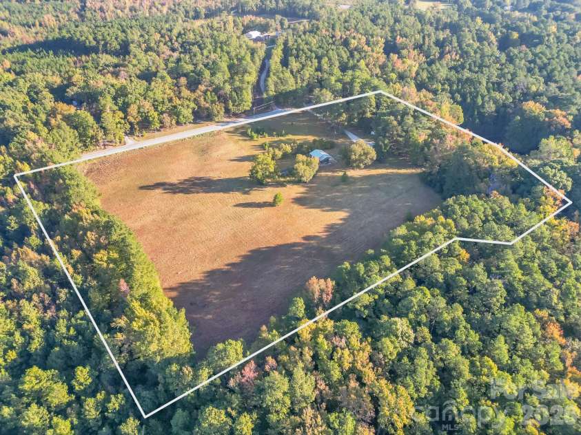 422 Winterwood Road, Kershaw, SC 29067.  MLS# CAR4437965, YatesRealty ID 58682. 