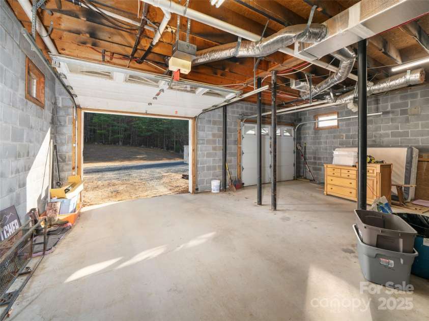 370 Wilson Road, Bakersville, NC 28705.  MLS# CAR4220235, YatesRealty ID 5869. 