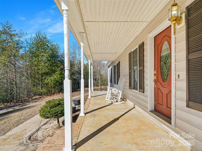 370 Wilson Road, Bakersville, NC 28705.  MLS# CAR4220235, YatesRealty ID 5869. 