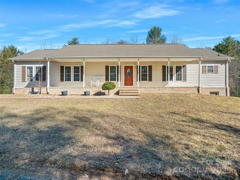 370 Wilson Road, Bakersville, NC 28705.  MLS# CAR4220235, YatesRealty ID 5869. 