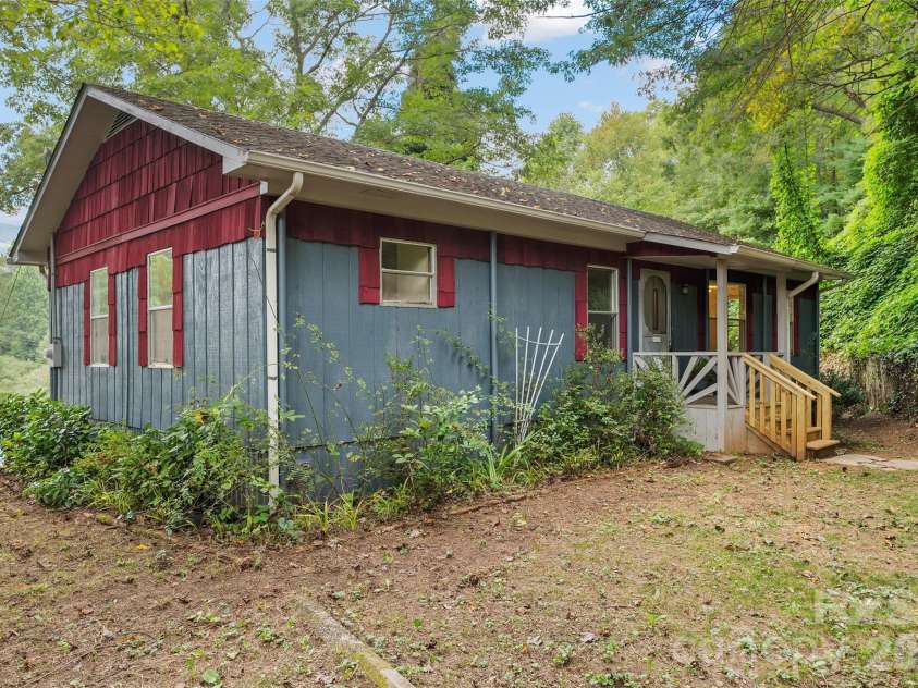 67 Quartz Lane, Balsam, NC 28707.  MLS# CAR4427799, YatesRealty ID 5869. 