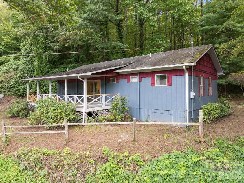 67 Quartz Lane, Balsam, NC 28707.  MLS# CAR4427799, YatesRealty ID 5869. 