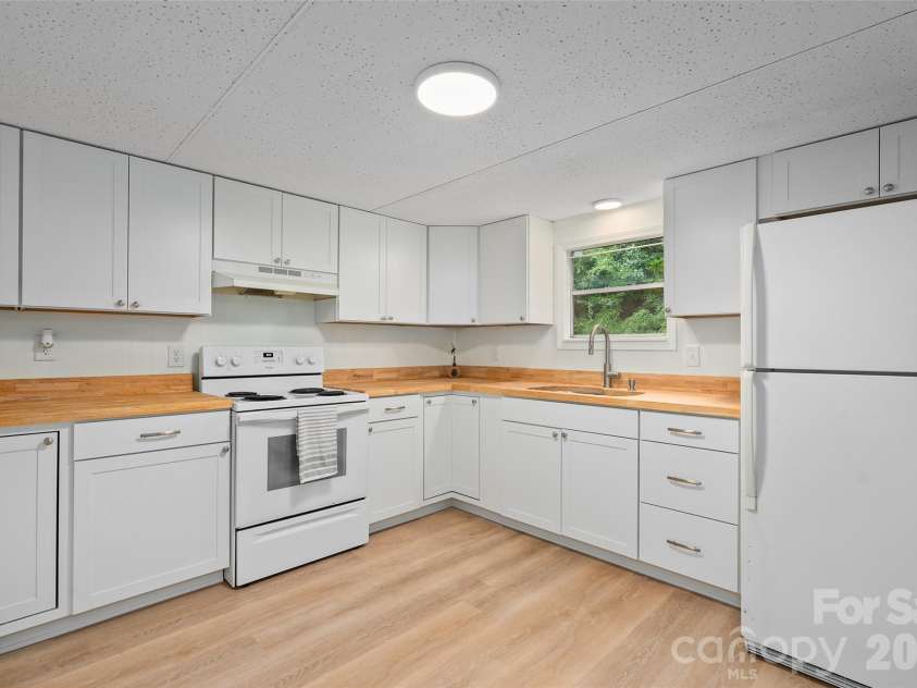 67 Quartz Lane, Balsam, NC 28707.  MLS# CAR4427799, YatesRealty ID 5869. 