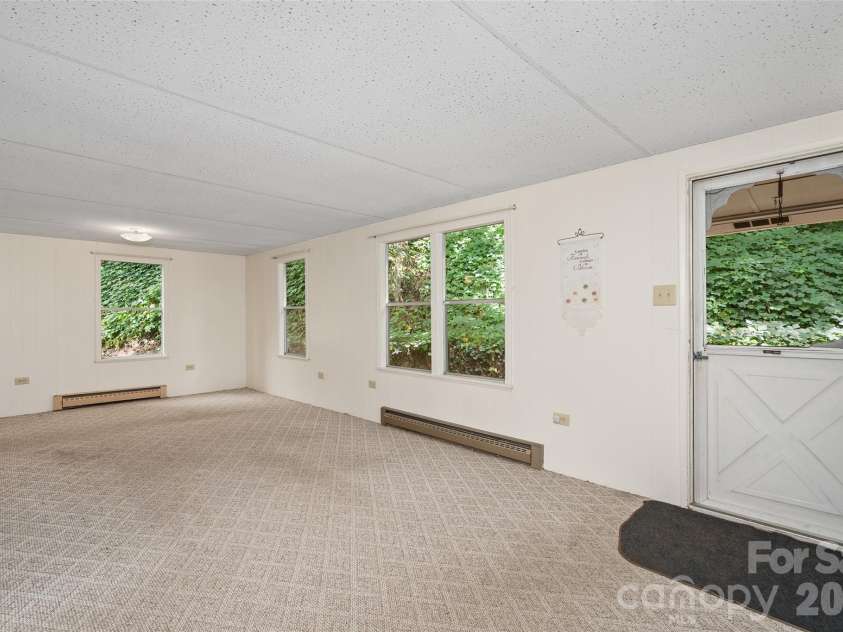67 Quartz Lane, Balsam, NC 28707.  MLS# CAR4427799, YatesRealty ID 5869. 