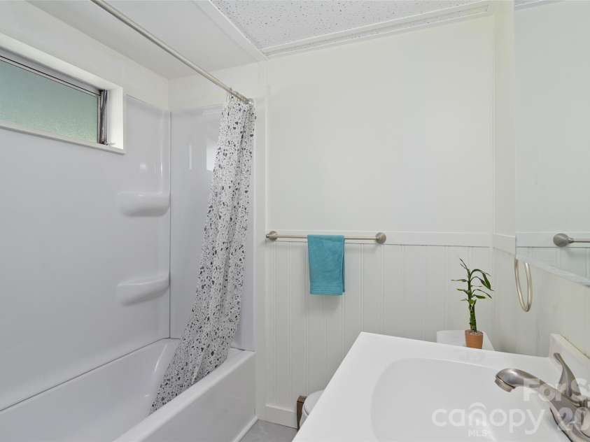 67 Quartz Lane, Balsam, NC 28707.  MLS# CAR4427799, YatesRealty ID 5869. 