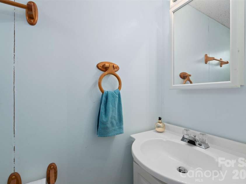 67 Quartz Lane, Balsam, NC 28707.  MLS# CAR4427799, YatesRealty ID 5869. 