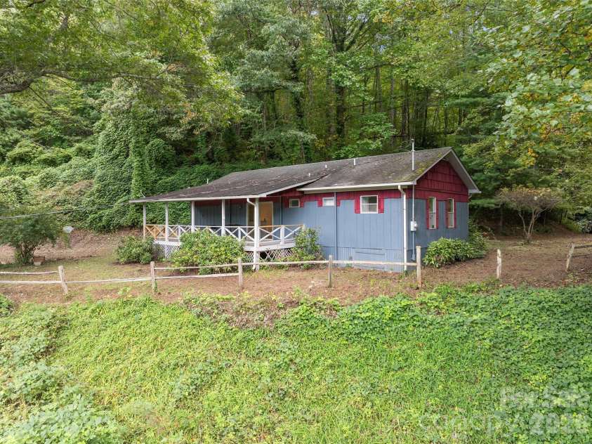 67 Quartz Lane, Balsam, NC 28707.  MLS# CAR4427799, YatesRealty ID 5869. 