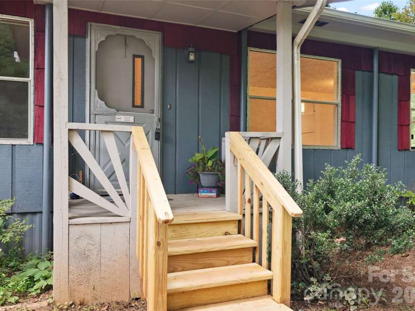 67 Quartz Lane, Balsam, NC 28707.  MLS# CAR4427799, YatesRealty ID 5869. 