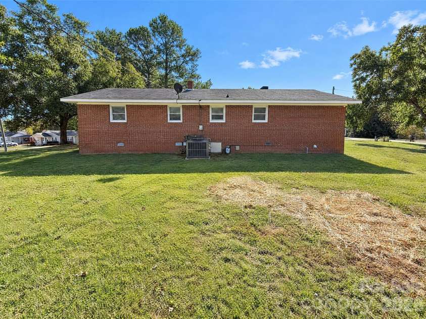 2138 Reeves Road, Lancaster, SC 29720.  MLS# CAR4438005, YatesRealty ID 58692. 