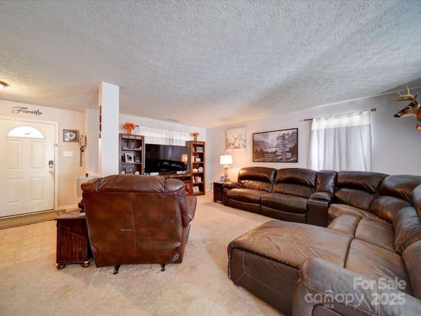 3841 Shasta Circle, Clover, SC 29710.  MLS# CAR4224933, YatesRealty ID 587. 