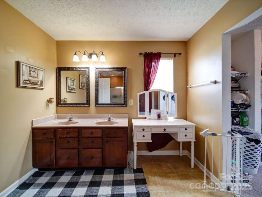 3841 Shasta Circle, Clover, SC 29710.  MLS# CAR4224933, YatesRealty ID 587. 