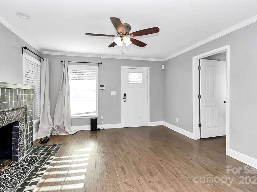 835 Belmont Avenue, Charlotte, NC 28205.  MLS# CAR4213591, YatesRealty ID 587. 