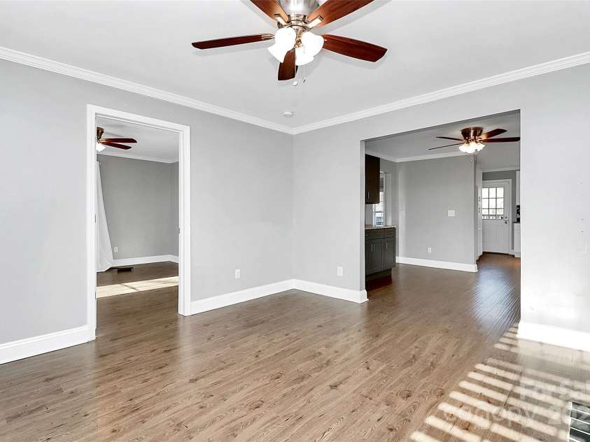 835 Belmont Avenue, Charlotte, NC 28205.  MLS# CAR4213591, YatesRealty ID 587. 