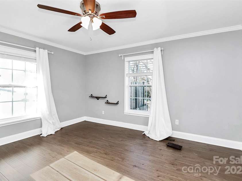 835 Belmont Avenue, Charlotte, NC 28205.  MLS# CAR4213591, YatesRealty ID 587. 